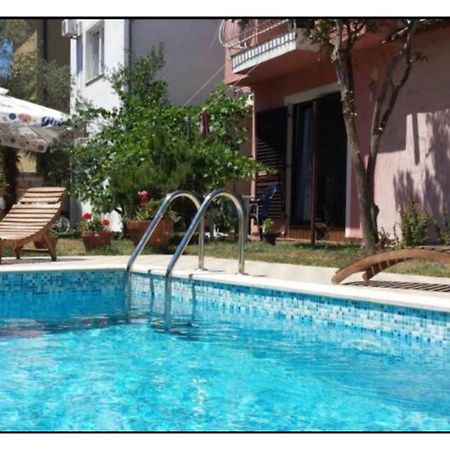 Olive Tree Apartments Ровінь Екстер'єр фото