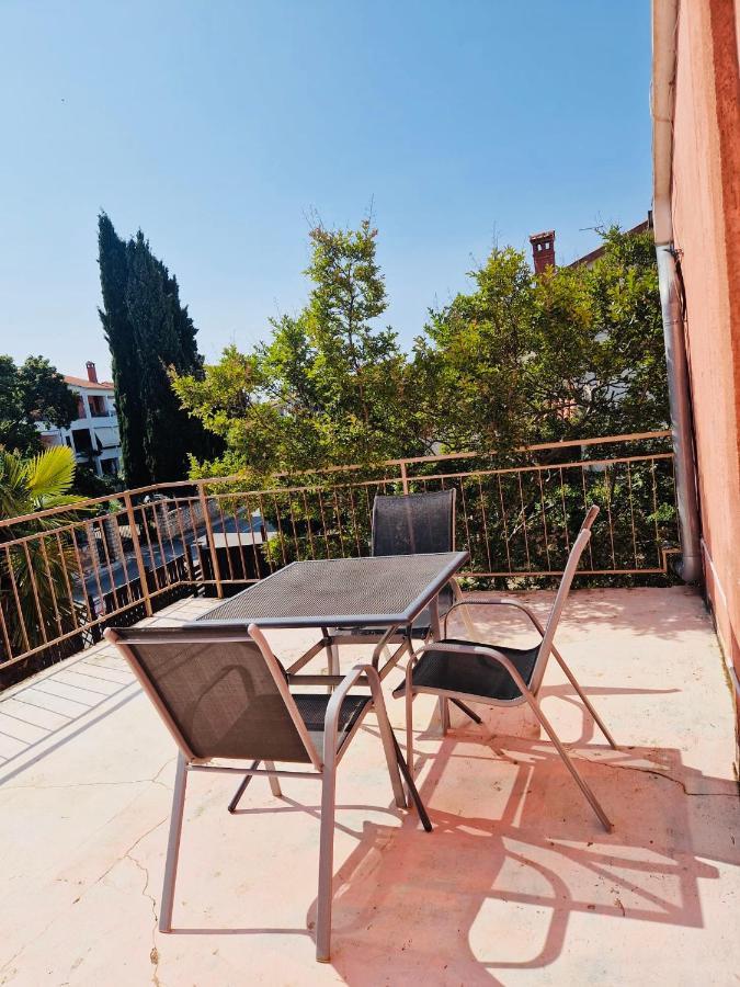 Olive Tree Apartments Ровінь Екстер'єр фото