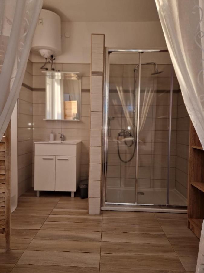 Olive Tree Apartments Ровінь Екстер'єр фото