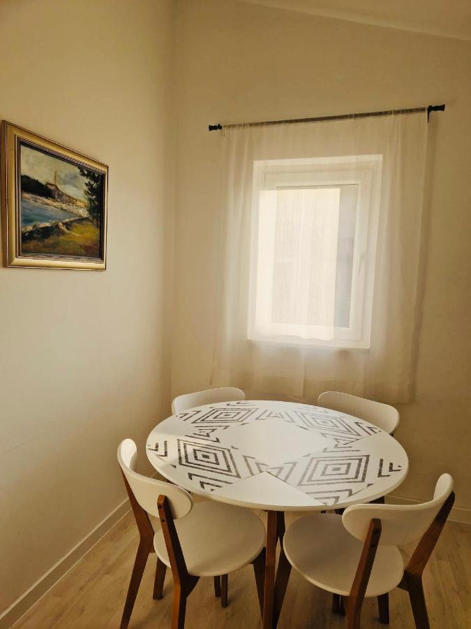 Olive Tree Apartments Ровінь Екстер'єр фото