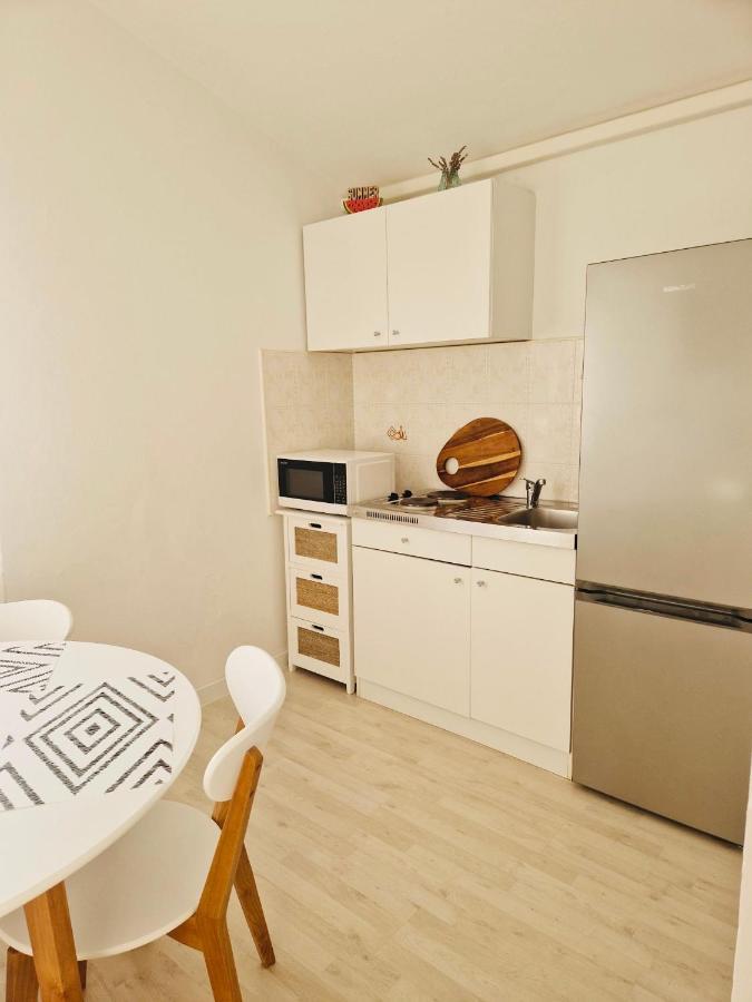 Olive Tree Apartments Ровінь Екстер'єр фото