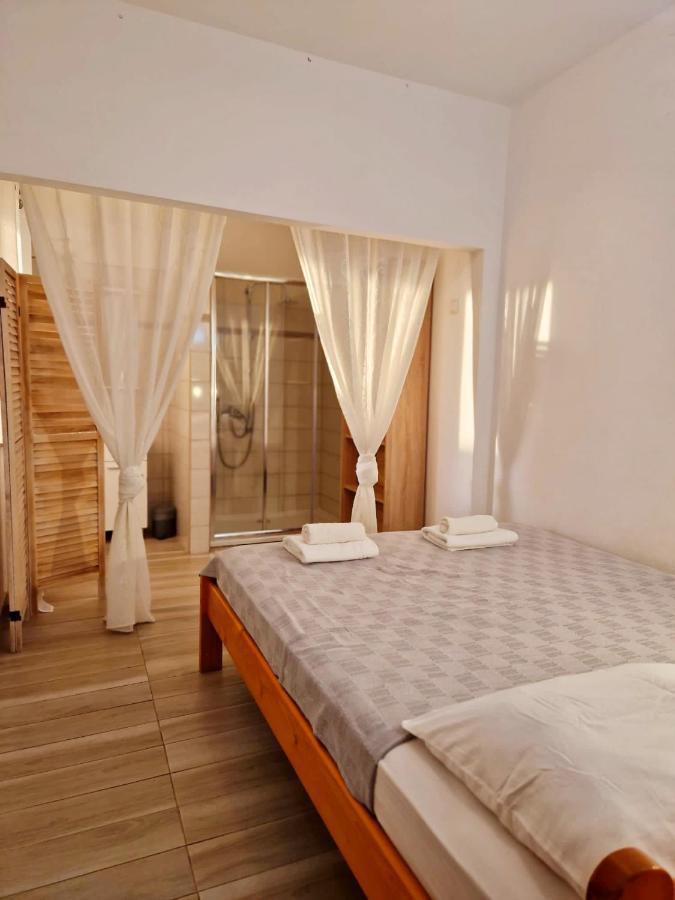 Olive Tree Apartments Ровінь Екстер'єр фото
