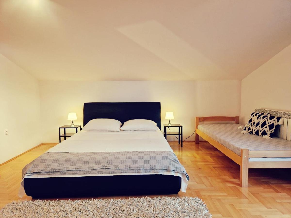 Olive Tree Apartments Ровінь Екстер'єр фото